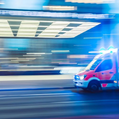Optimiza la eficiencia en urgencias: encuentra y asigna ambulancias rápidamente
