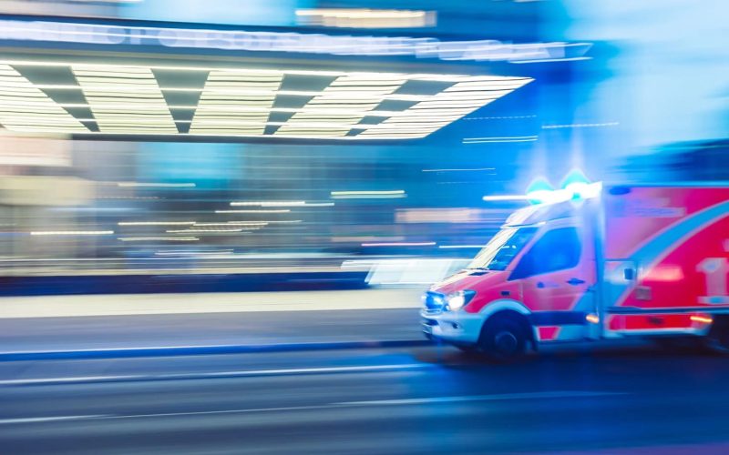 Optimiza la eficiencia en urgencias: encuentra y asigna ambulancias rápidamente